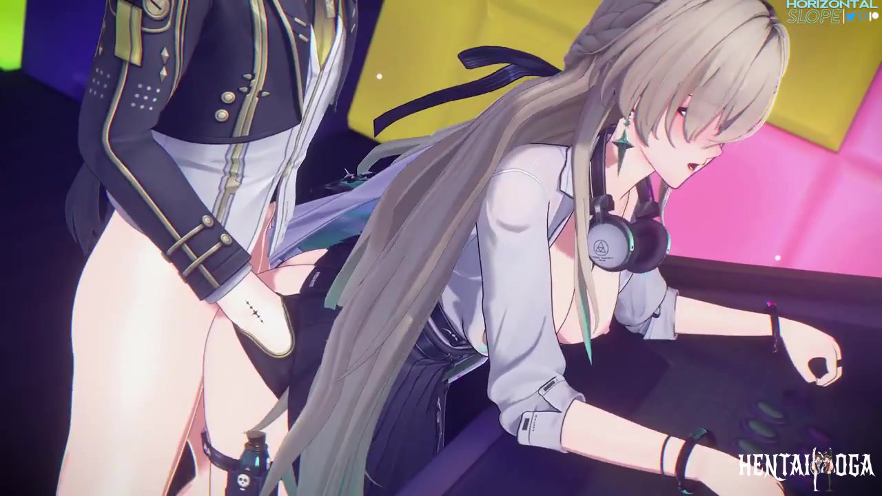 Interupting Lynae in the arcade - Free hentai video